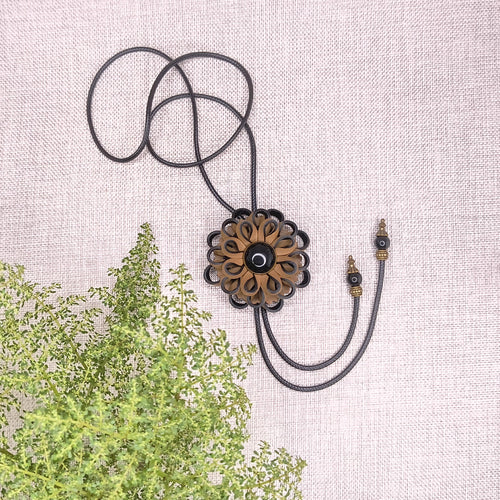 REGULIUOJAMAS KAKLO PAPUOŠALAS ''OCHRA GĖLĖ''