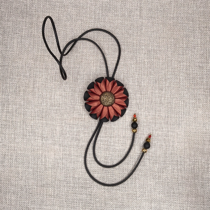 REGULIUOJAMAS KAKLO PAPUOŠALAS ''RAUDONA GĖLĖ''