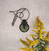 Įkelkite vaizdą į galerijos peržiūrą, ILGAS KAKLO PAKABUKAS &#39;&#39;MIŠKO ENERGIJA&#39;&#39;