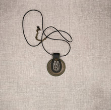 Įkelkite vaizdą į galerijos peržiūrą, ILGAS KAKLO PAKABUKAS SU VANDENYNO JASPIO AKMENIU