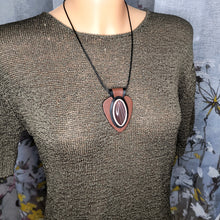 Įkelkite vaizdą į galerijos peržiūrą, TRUMPAS KAKLO PAKABUKAS SU AGATO AKMENIU