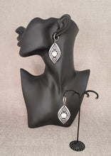 Įkelkite vaizdą į galerijos peržiūrą, AUSKARAI ''R18''